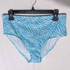 5/$25 Women’s Blue White Animal Print Bikini Bottoms M